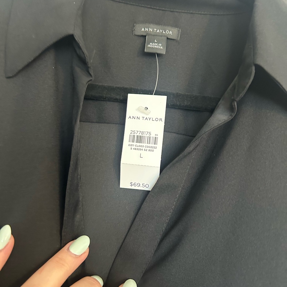 NWT Ann Taylor Black Blouse - Picture 2 of 2